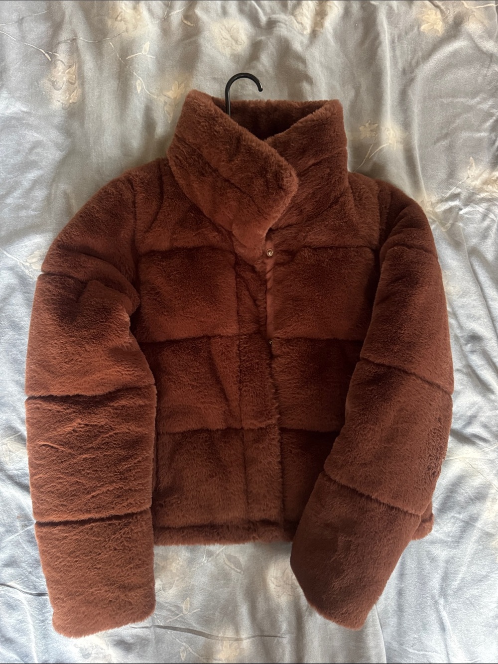 abercrombie faux fur mini Puffer cropped Jacket SMALL